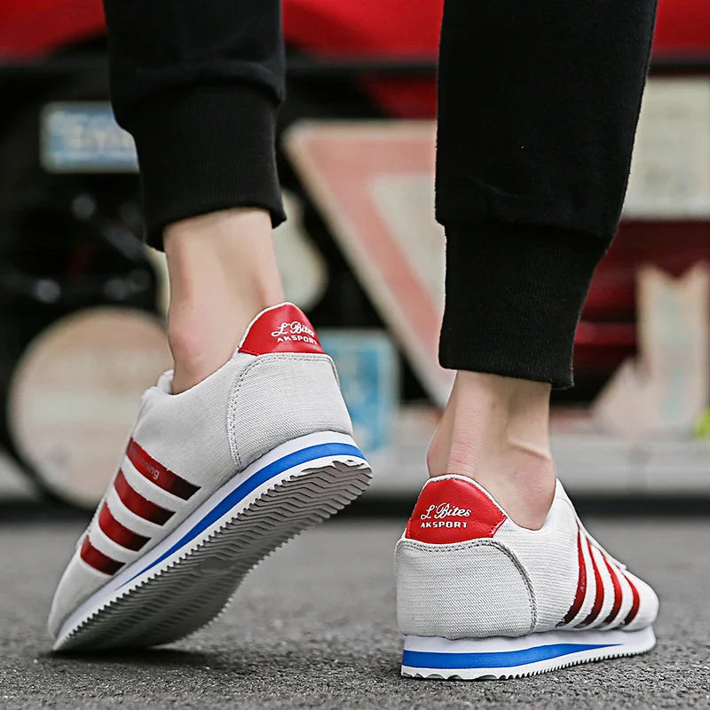 Retro White Red Triples Canvas Sports Shoes Men Sneakers Breathable Mens Trainers Low-cut Flat Casual Sneakers Male Espadrilles