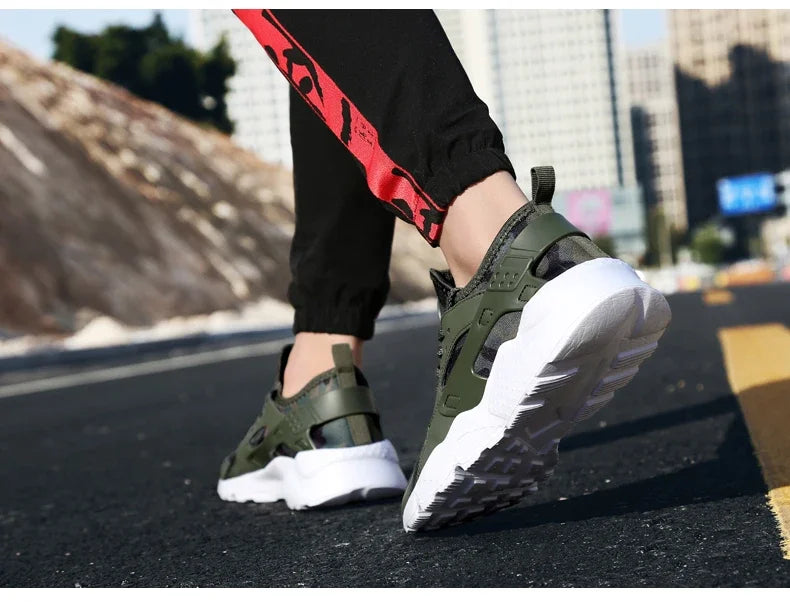 Outdoor Anti Slip Running Shoes for Men and Women Couples, Casual Fashion, Comfortable, and High Height Sports Shoes 35-47